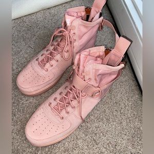 Nike SF Air Force 1 Mid, Coral Stardust, brand new